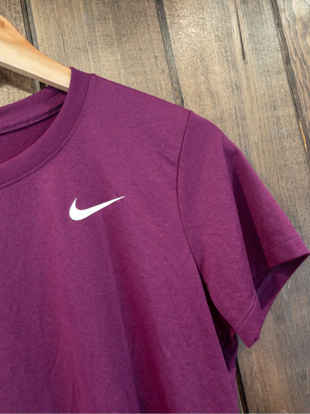 Nike Dri-Fit The Nike Tee Plum Maroon Swoosh Logo Medium - Picture 5 of 9